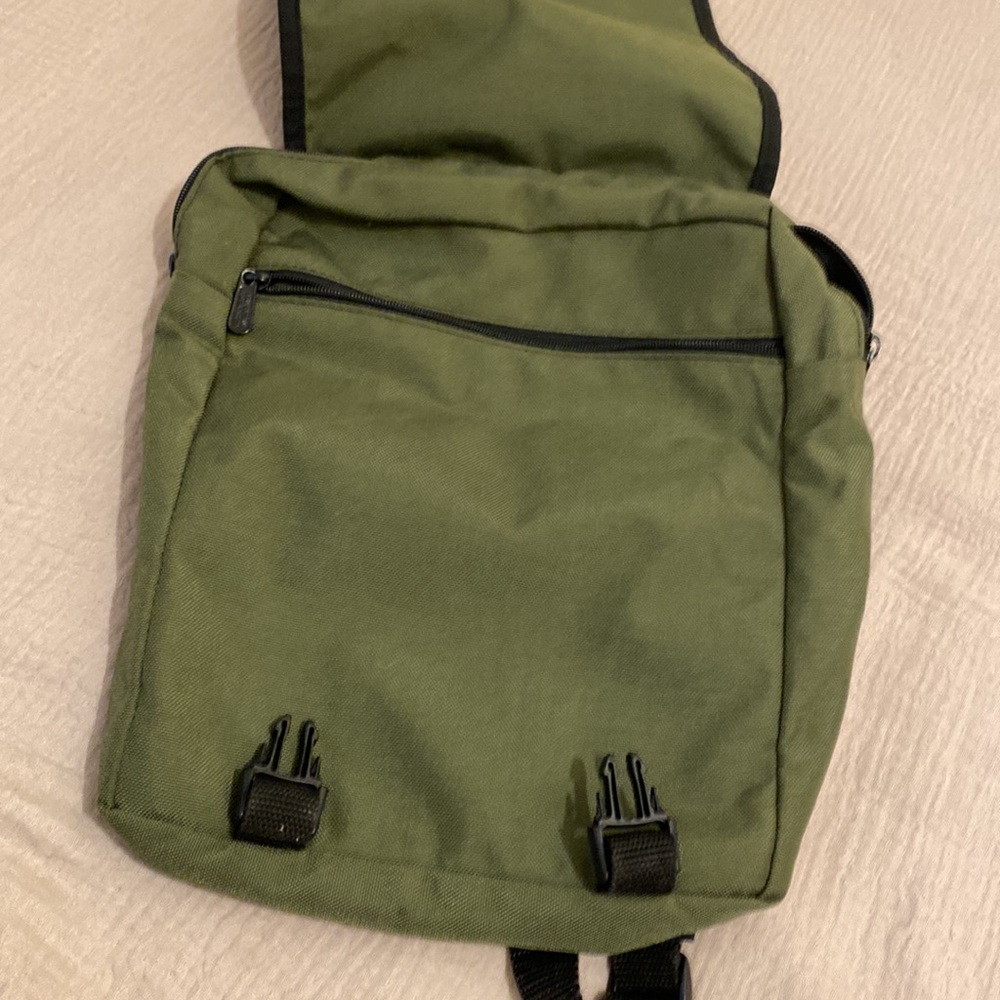 Manhattan Portage Green Men's Backpack View 4